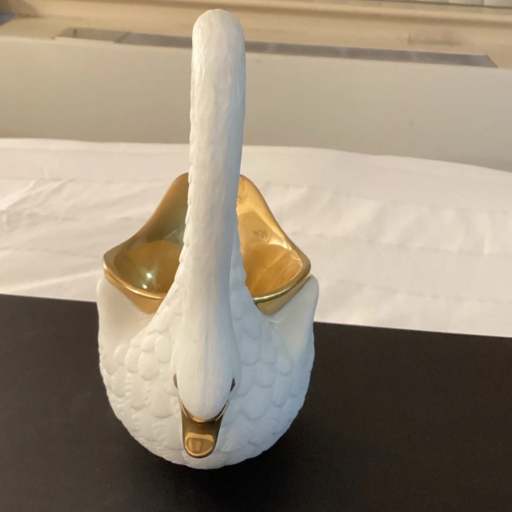 Swan Bowl - Medium - White - Picture 2 of 15